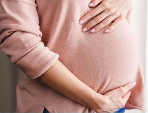لون افرازات الحمل في الاسبوع الأول بالصور
